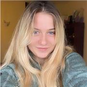 Sono una ragazza di 20 anni, ho finito il liceo da due anni e sono disponibile per dare lezione di qualsiasi materia delle elementari